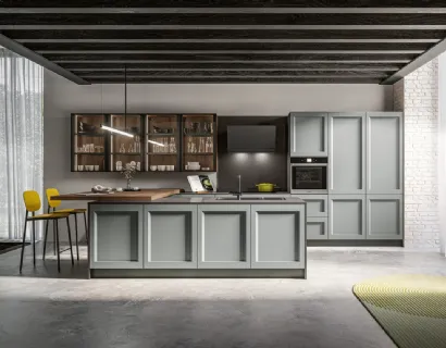 Cucina Moderna con isola in laccato poro aperto Grigio perla e penisola in finitura Rovere safari Frida Modern di Arredo3