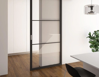 Porta per interni scorrevole Flat F3 in vetro con struttura in legno di Foa