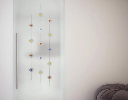 Porta per interni scorrevole Tekno Due Sirkel in vetro acidato con decoro di Foa