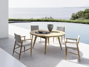 Tavolo rotondo Eidos in teak di Gervasoni