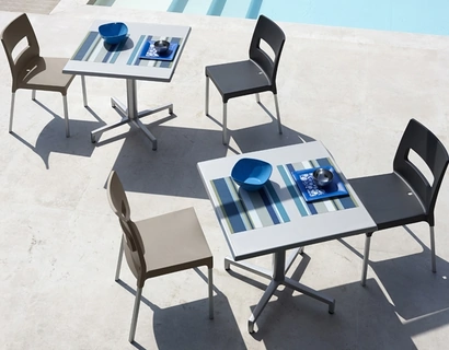 Tavolino quadrato in alluminio Maxi Domino di Scab Design