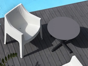 Poltroncina da esterno impilabile in polipropilene intrecciato rinforzato con fibra di vetro Maxima di Scab Design