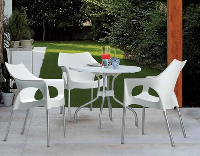 Sedia da giardino impilabile con gambe in alluminio Ola di Scab Design