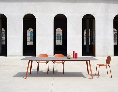 Tavolo allungabile in HPL effetto spatolato Squid di Scab Design