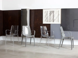 Sedia per esterno caratterizzata da un design fresco e contemporaneo in policarbonato Vanity di Scab Design