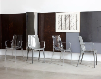 Sedia per esterno caratterizzata da un design fresco e contemporaneo in policarbonato Vanity di Scab Design